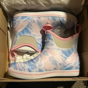 Brand new in box Xtratuf pink and blue tie dye